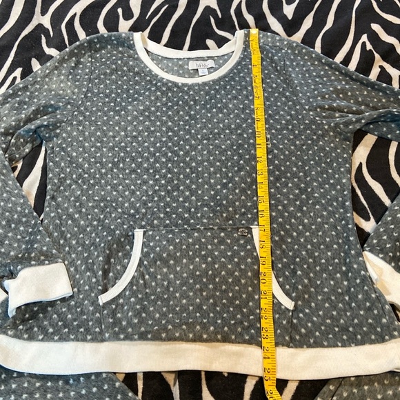 Pajama Set by Nicole Miller Brand. EUC! - Picture 8 of 16